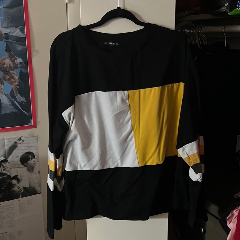 PLUS SIZE long sleeve shirt. 4X. Black, Yellow and White.